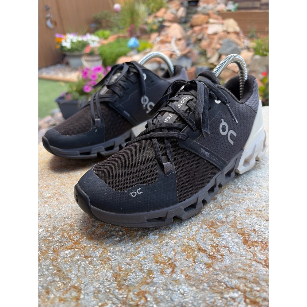On Cloudflyer Womens Running Shoes Black White 71.98671 Size 7.5 - Picture 4 of 8